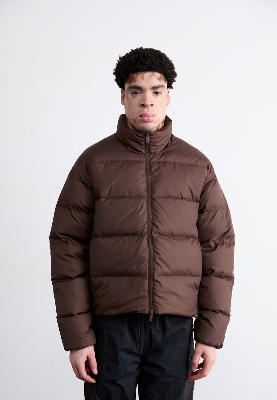 Куртка Jordan PUFFER, Baroque Brown/Black/Brown
Куртка Jordan PUFFER, Baroque Brown/Black/Brown