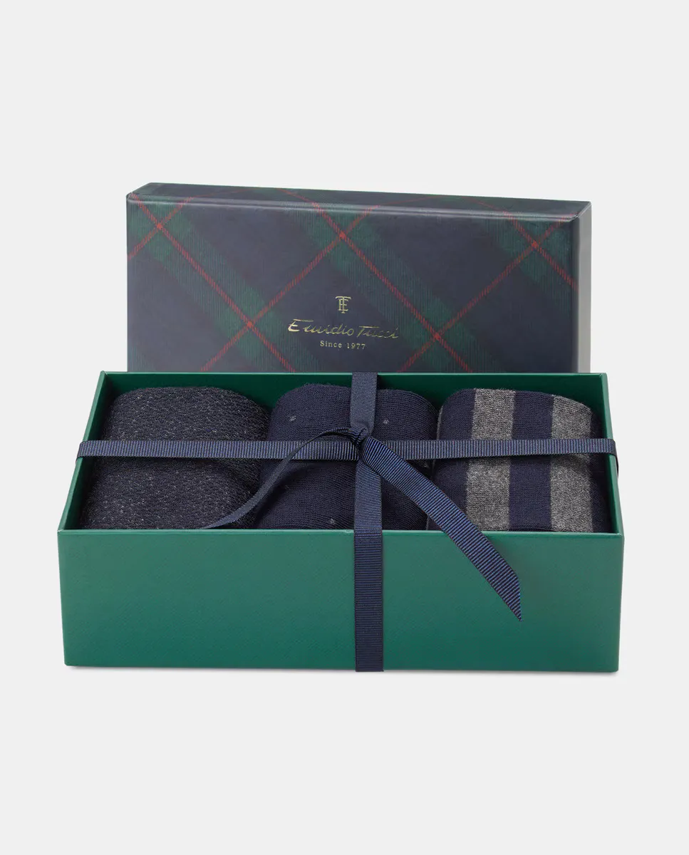 Подарочная коробка из 3 пар мужских носков Emidio Tucci, тёмно-синий
Подарочная коробка из 3 пар мужских носков Emidio Tucci, тёмно-синий