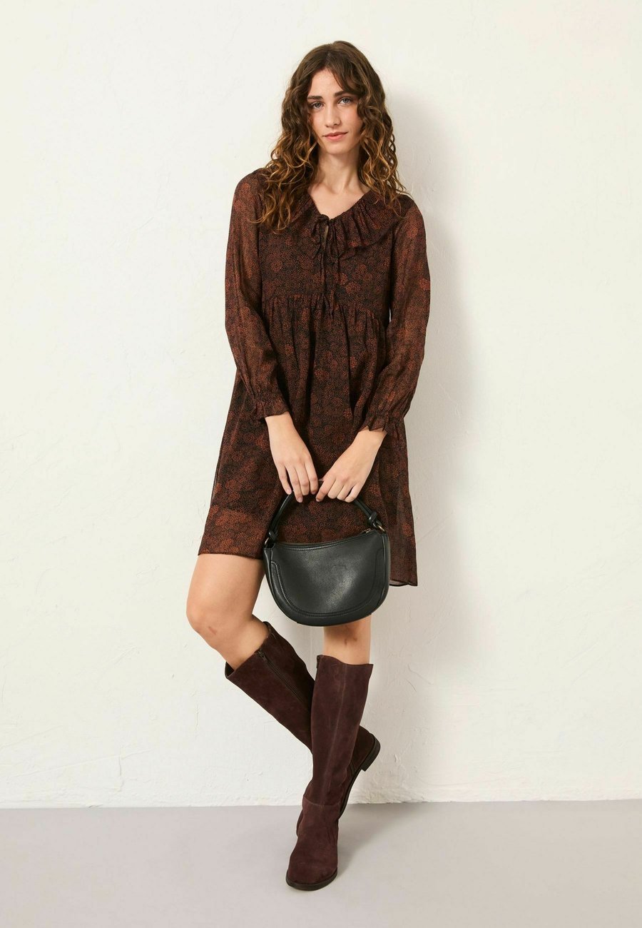 Платье FatFace REGULAR FIT, Black Circle Floral/Black
Платье FatFace REGULAR FIT, Black Circle Floral/Black