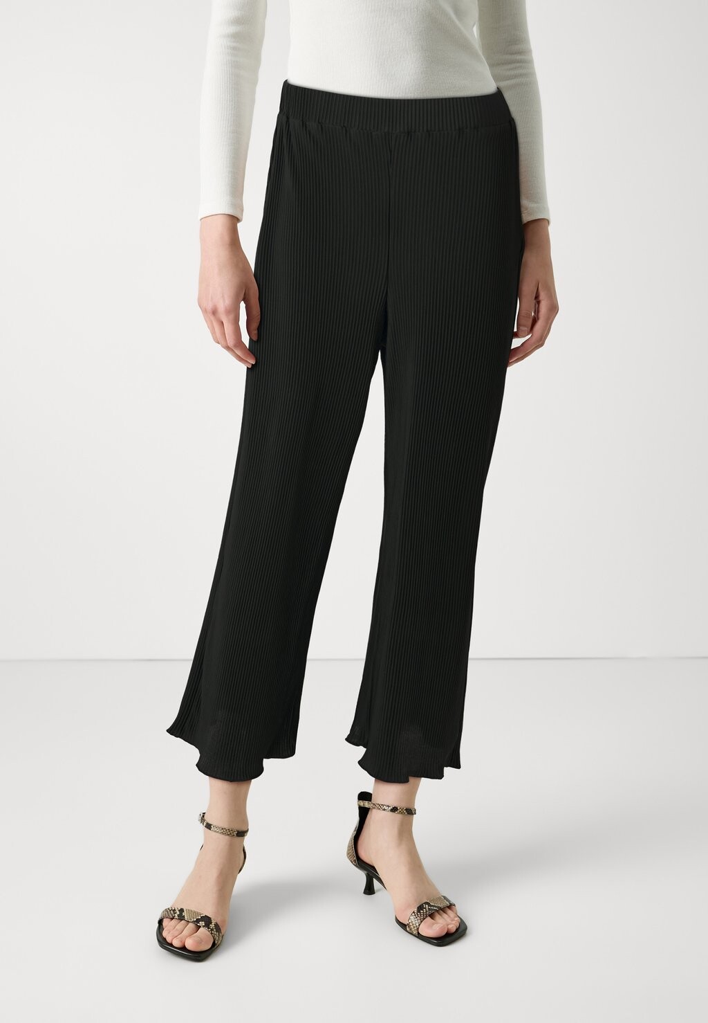 Тканевые брюки ONLKALYA CULOTTE PANT ONLY, черный
Тканевые брюки ONLKALYA CULOTTE PANT ONLY, черный