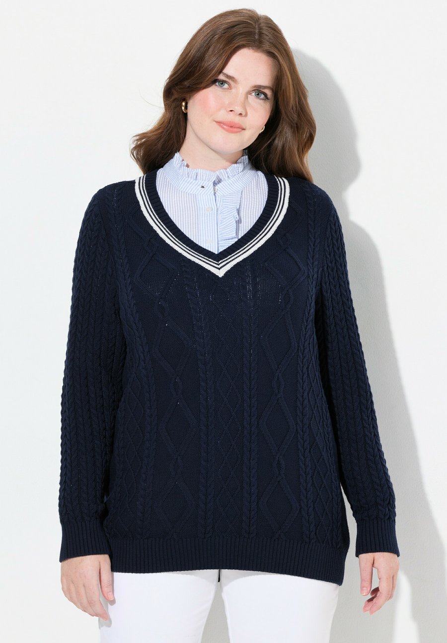 Джемпер Ulla Popken CABLE KNIT V-NECK, Marine/Dark Blue
Джемпер Ulla Popken CABLE KNIT V-NECK, Marine/Dark Blue