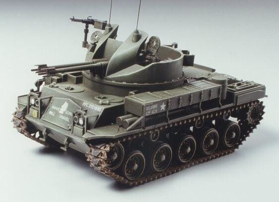 Модель американской пушки M42 Duster Tamiya
Модель американской пушки M42 Duster Tamiya