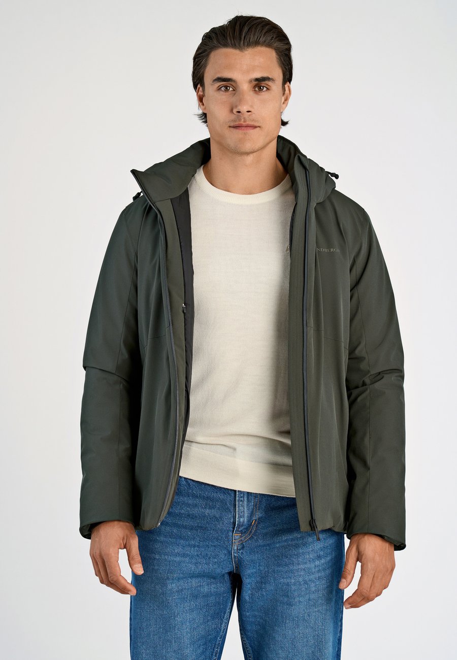 Куртка Lindbergh Light jacket, Deep Army/Green
Куртка Lindbergh Light jacket, Deep Army/Green