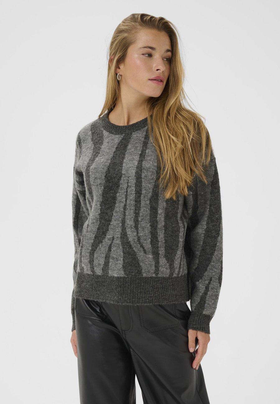 Джемпер Kaffe KABITZY PULLOVER, Grey M/Dark Grey M Animal/Dark Grey
Джемпер Kaffe KABITZY PULLOVER, Grey M/Dark Grey M Animal/Dark Grey