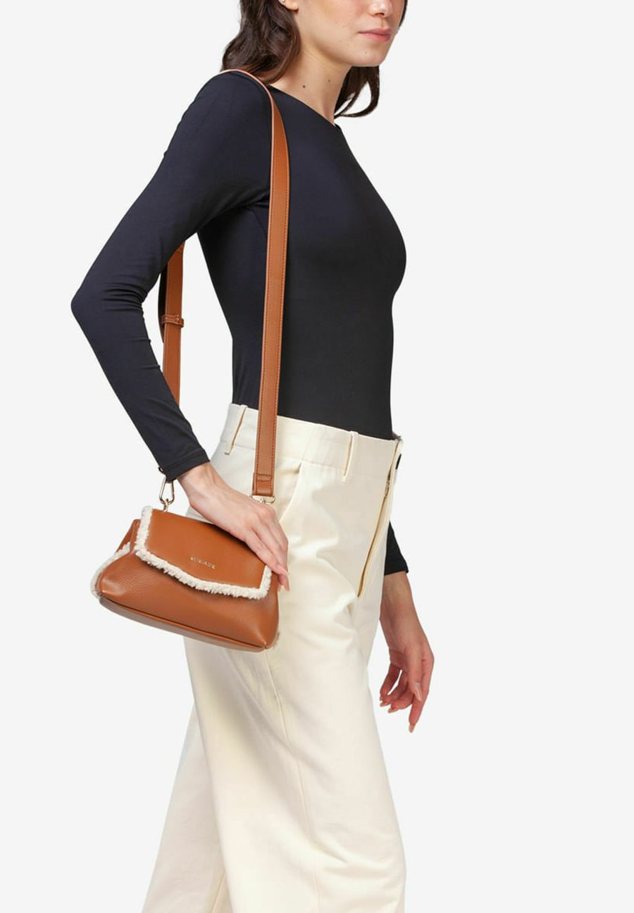 Сумка Miriade AMASIA, Cuoio/Brown
Сумка Miriade AMASIA, Cuoio/Brown