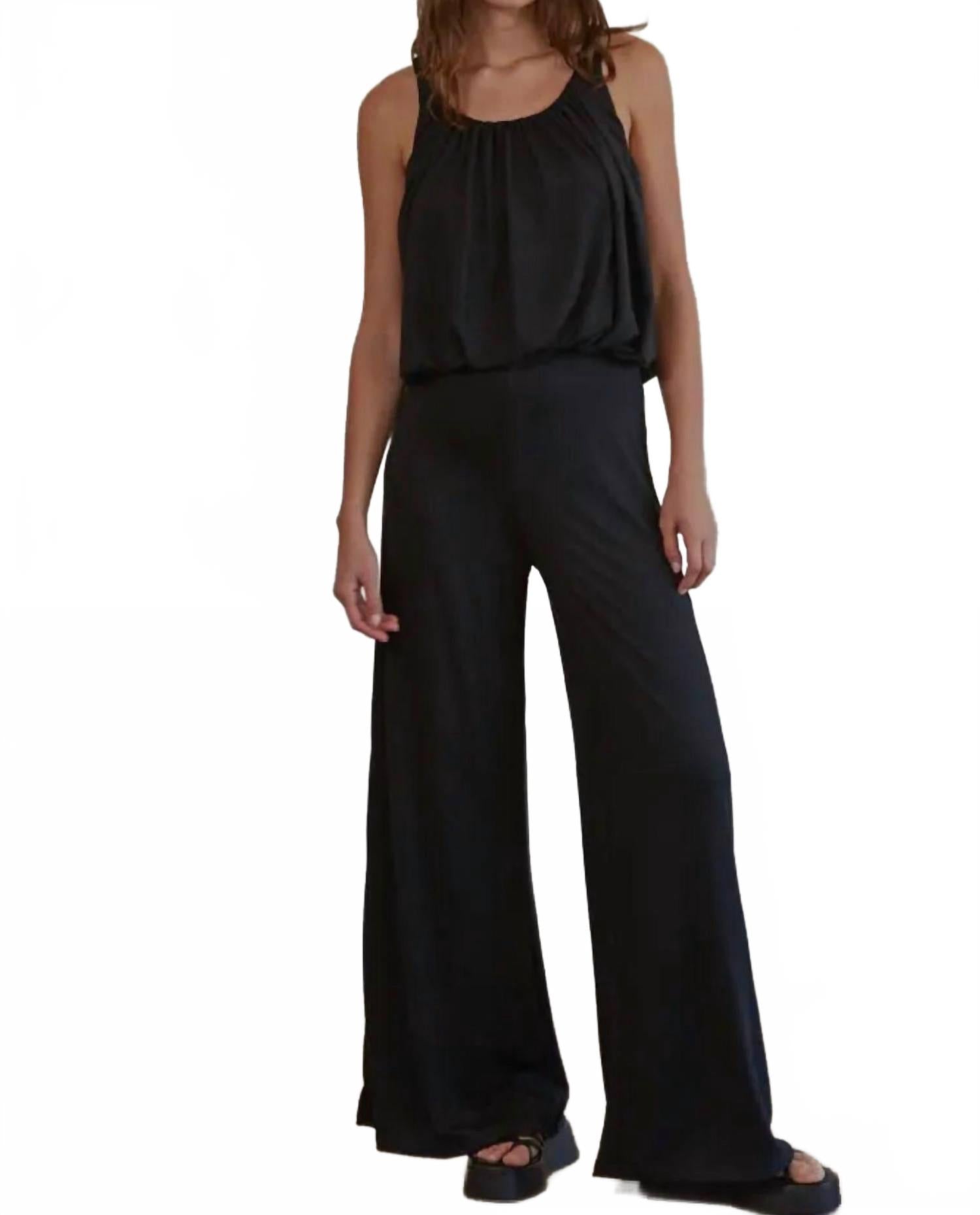 Кэссиди комбинезон с широкими штанинами в черном цвете By Together
Кэссиди комбинезон с широкими штанинами в черном цвете By Together