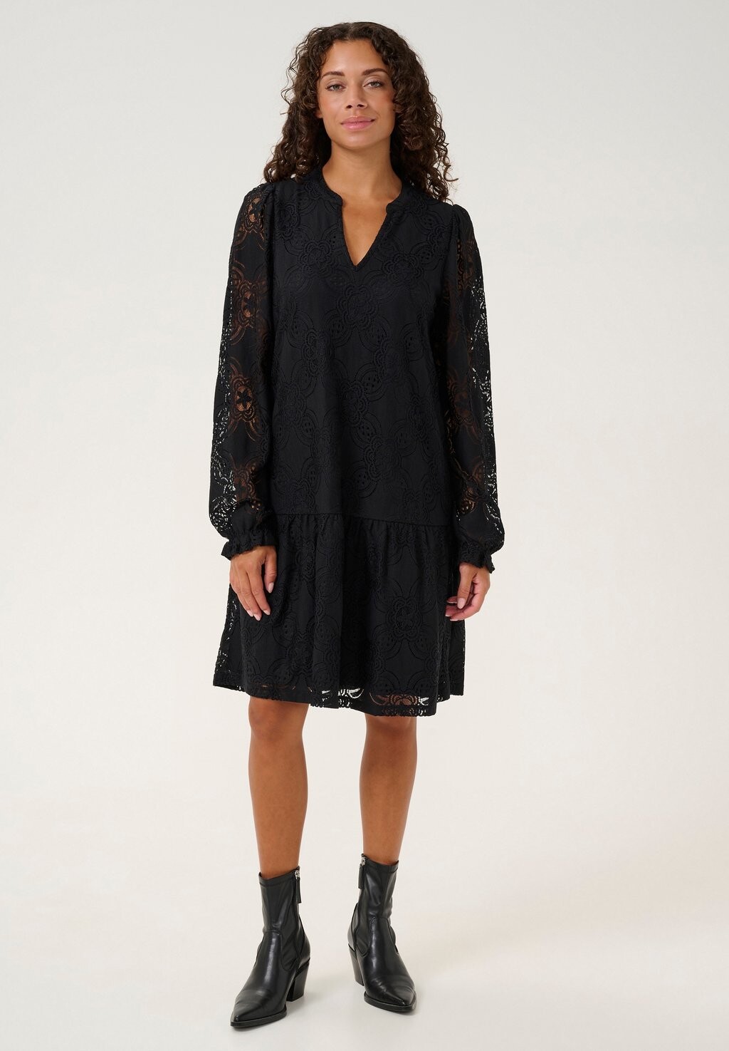 Повседневное платье INDEO OLU Culture, черный
Повседневное платье INDEO OLU Culture, черный