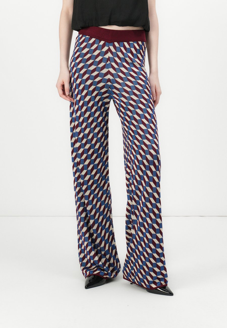 Брюки PARFOIS TROUSERS ABRIL BRIGHT, Bright/Multi Colored/Multi-Coloured
Брюки PARFOIS TROUSERS ABRIL BRIGHT, Bright/Multi Colored/Multi-Coloured