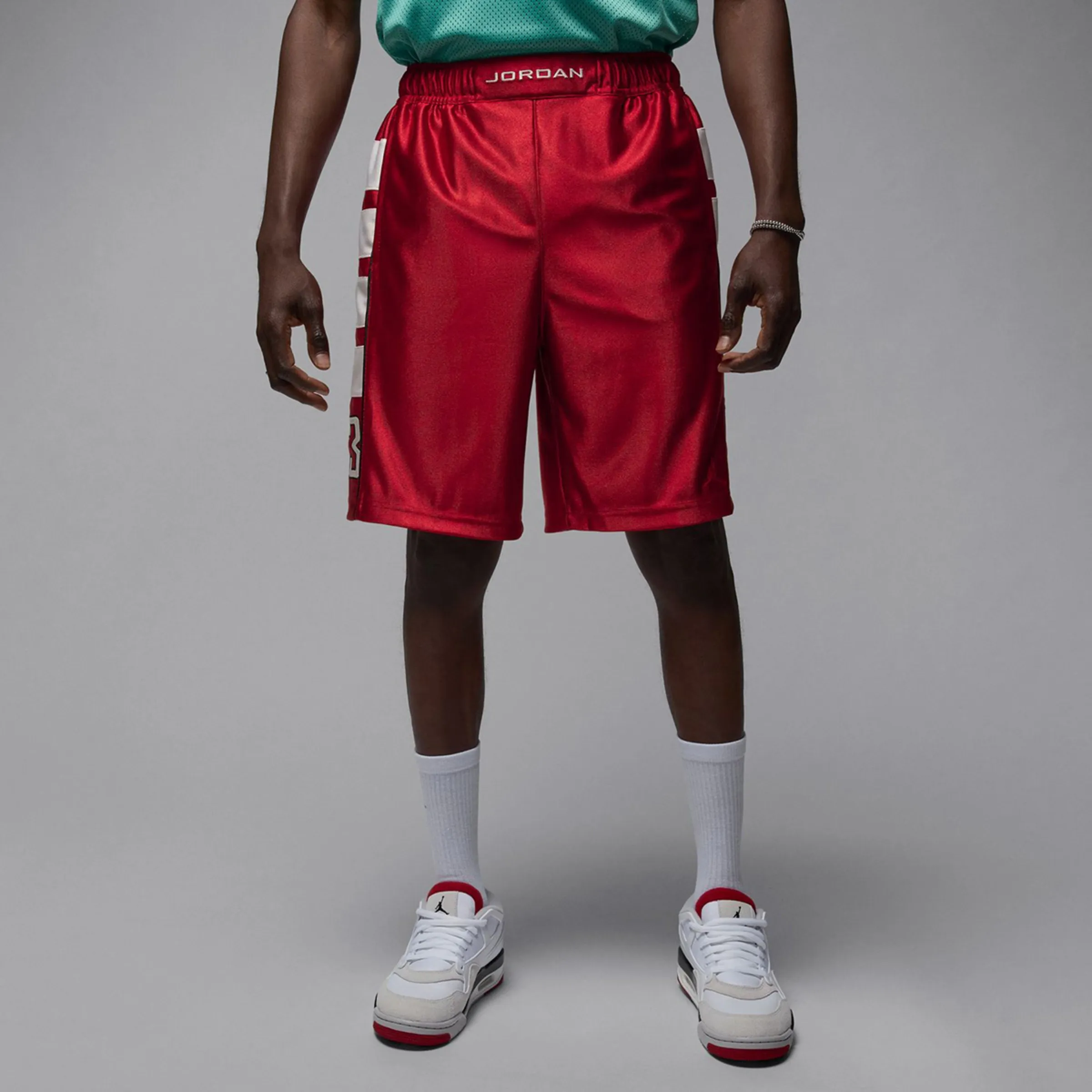 Мужские шорты Essentials Jordan, красный
Мужские шорты Essentials Jordan, красный