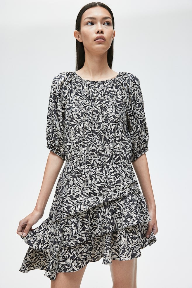 Платье с воланами H&M, серый
Платье с воланами H&M, серый