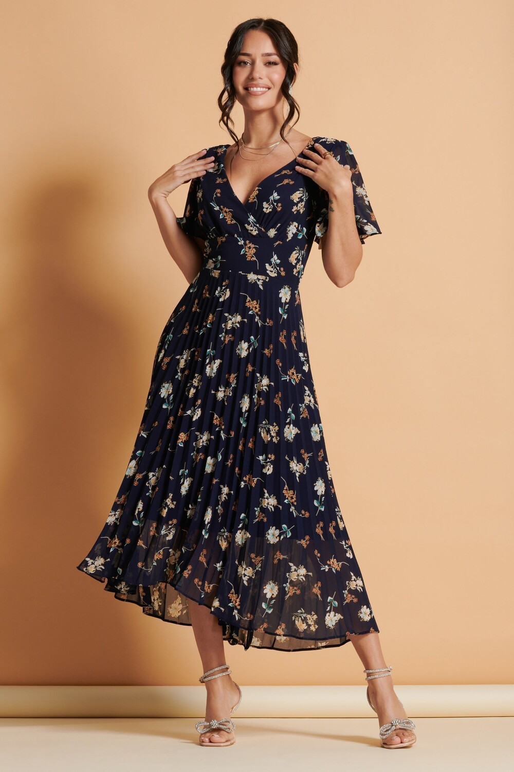 Платье макси из шифона со складками и глубоким подолом Jolie Moi, черный
Платье макси из шифона со складками и глубоким подолом Jolie Moi, черный