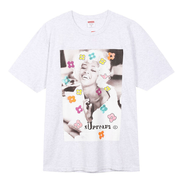 Футболка ss20 week 1 naomi tee character printing short sleeve gray Supreme, серый
Футболка ss20 week 1 naomi tee character printing short sleeve gray Supreme, серый