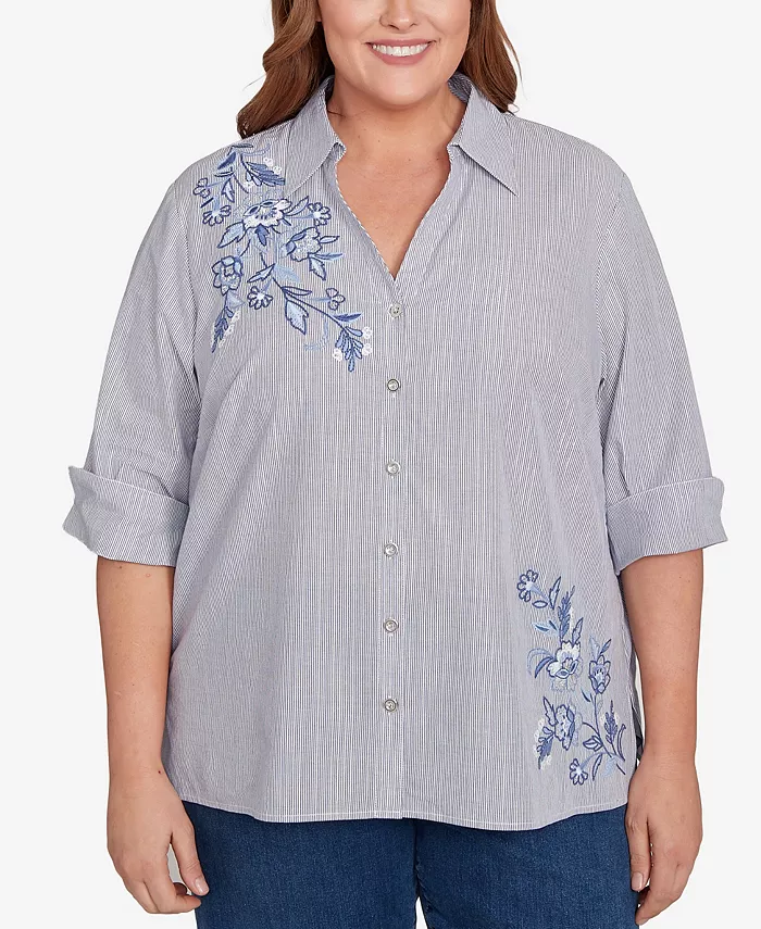 Классический топ размера плюс с диагональными цветочными полосками и металлическим узором на пуговицах спереди Alfred Dunner, мультиколор
Классический топ размера плюс с диагональными цветочными полосками и металлическим узором на пуговицах спереди Alfred Dunner, мультиколор