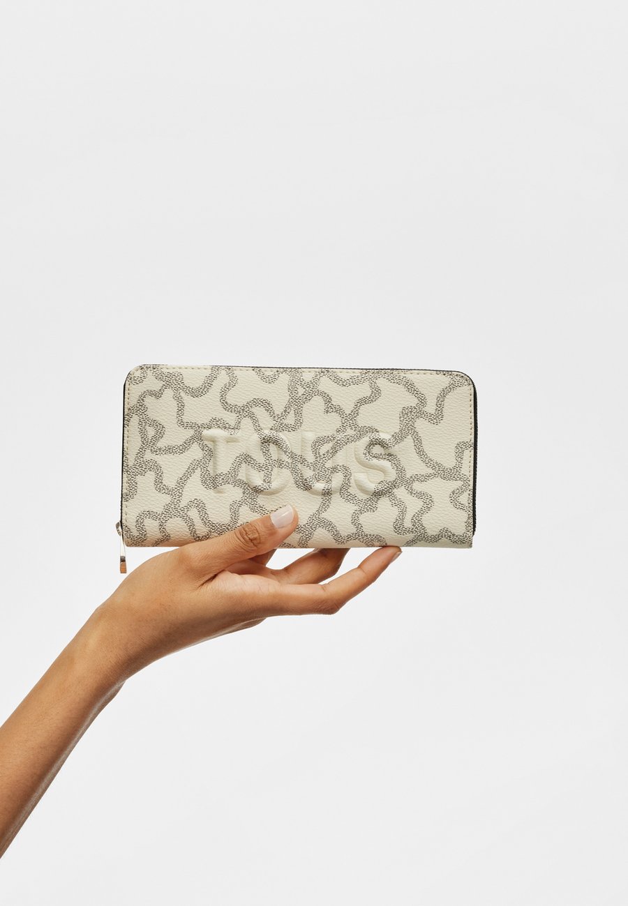 Кошелек Tous Wallet, Beige
Кошелек Tous Wallet, Beige