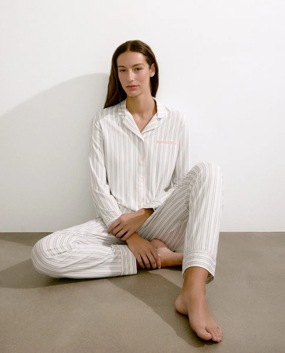 Женская полосатая пижама с рубашкой Énfasis, светло-серый
Женская полосатая пижама с рубашкой Énfasis, светло-серый