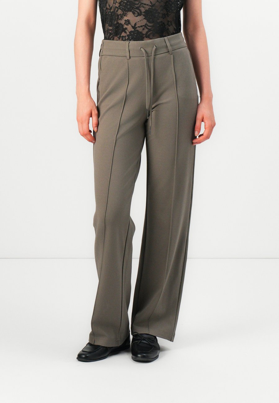 Брюки ONLY ONLPOPTRASH EASY LIFE PULL UP WIDE, Bungee Cord/Blue
Брюки ONLY ONLPOPTRASH EASY LIFE PULL UP WIDE, Bungee Cord/Blue