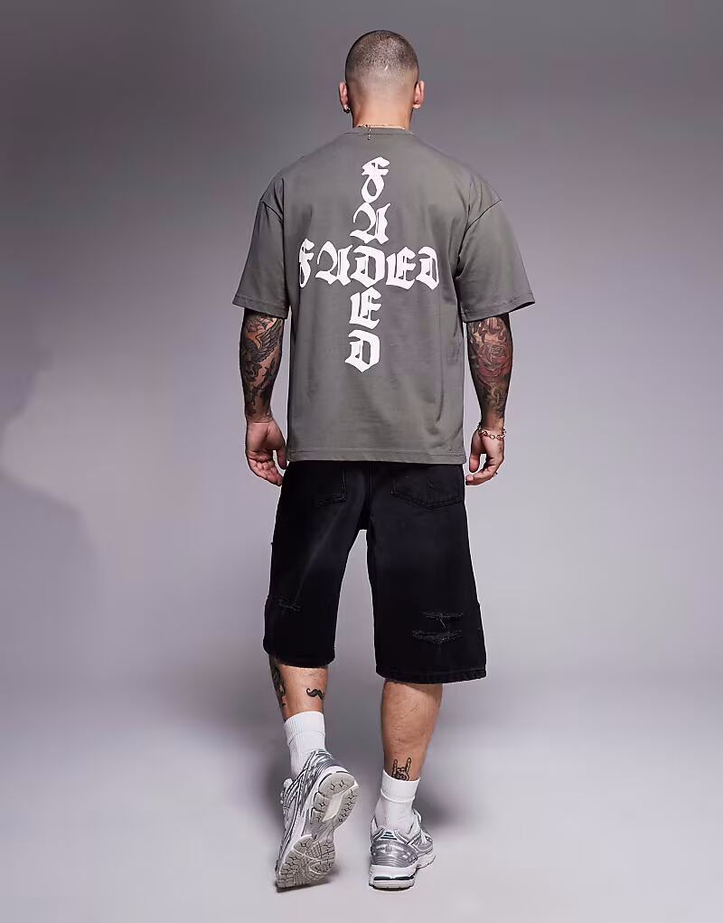 Футболка с выцветшим логотипом магазина на спине оливкового цвета Faded Store
Футболка с выцветшим логотипом магазина на спине оливкового цвета Faded Store