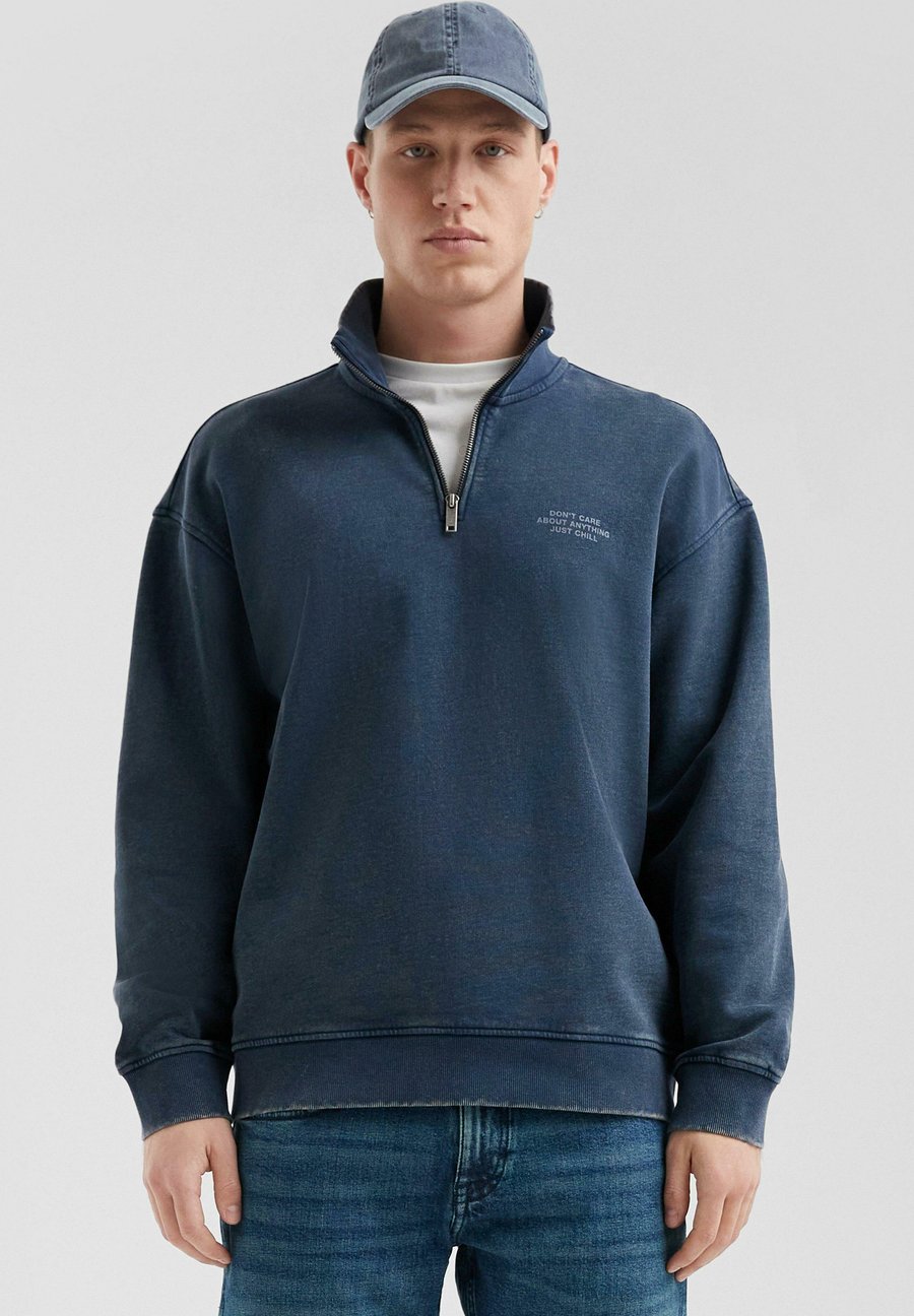 Толстовка QS MIT BRUSTPRINT, Tiefblau/Blue
Толстовка QS MIT BRUSTPRINT, Tiefblau/Blue