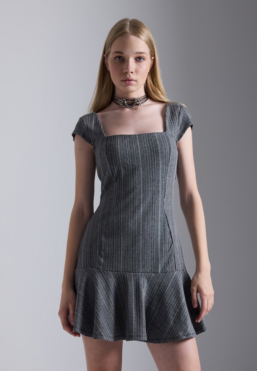 Платье Even&Odd Day dress, Grey
Платье Even&Odd Day dress, Grey