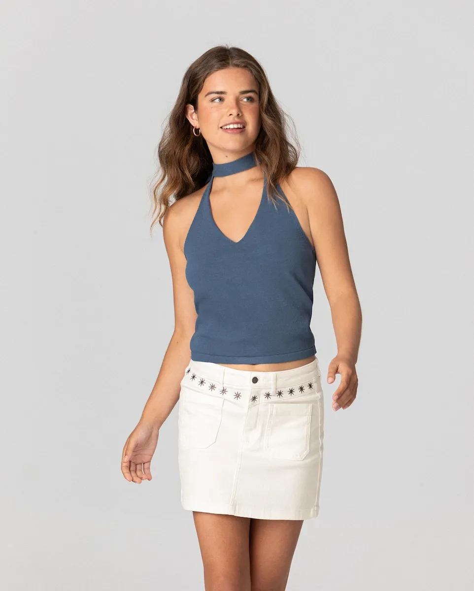 Женский топ кроп с чокерным воротником Noon, синий
Женский топ кроп с чокерным воротником Noon, синий