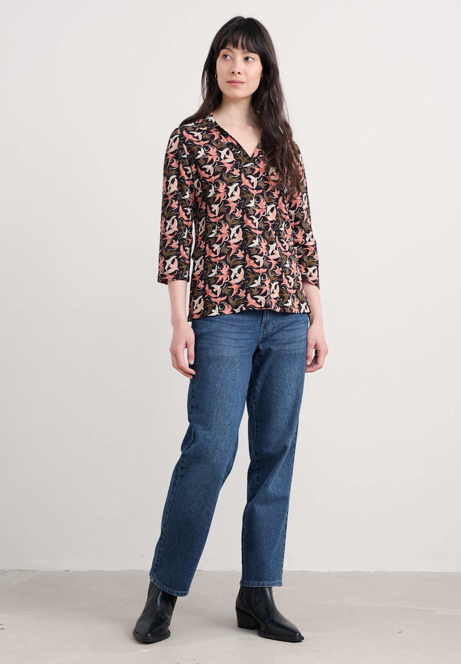 Поло Seasalt Cornwall WAVECREST, Black - Swooping Birds Mix/Black
Поло Seasalt Cornwall WAVECREST, Black - Swooping Birds Mix/Black