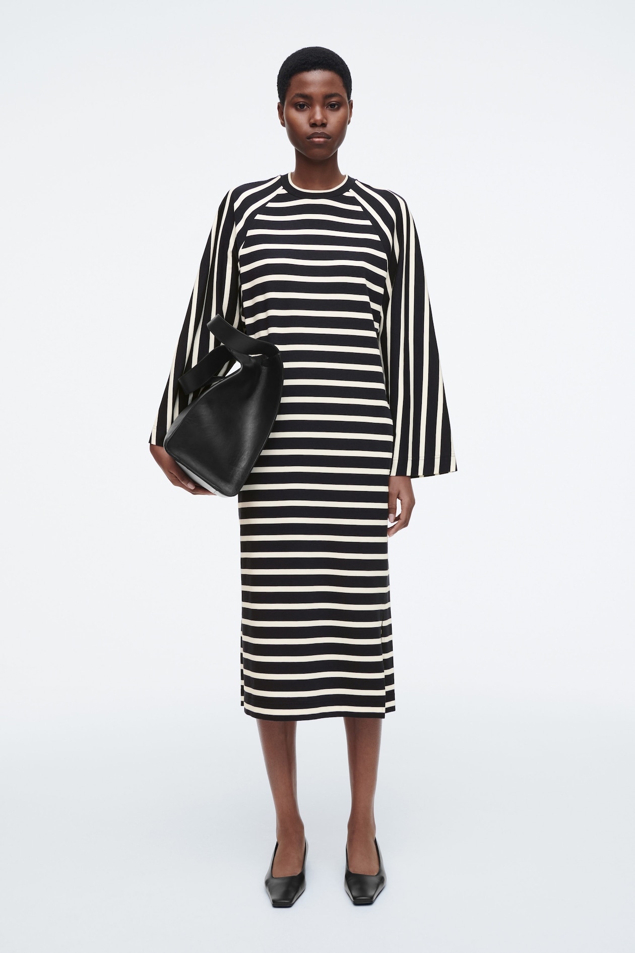 Платье миди из хлопкового трикотажа COS, темно-синий/полосатый
Платье миди из хлопкового трикотажа COS, темно-синий/полосатый