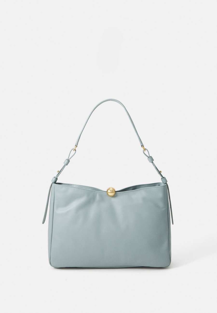 Сумка Furla SFERA SHOULDER BAG, Cirro/Blue-Grey
Сумка Furla SFERA SHOULDER BAG, Cirro/Blue-Grey