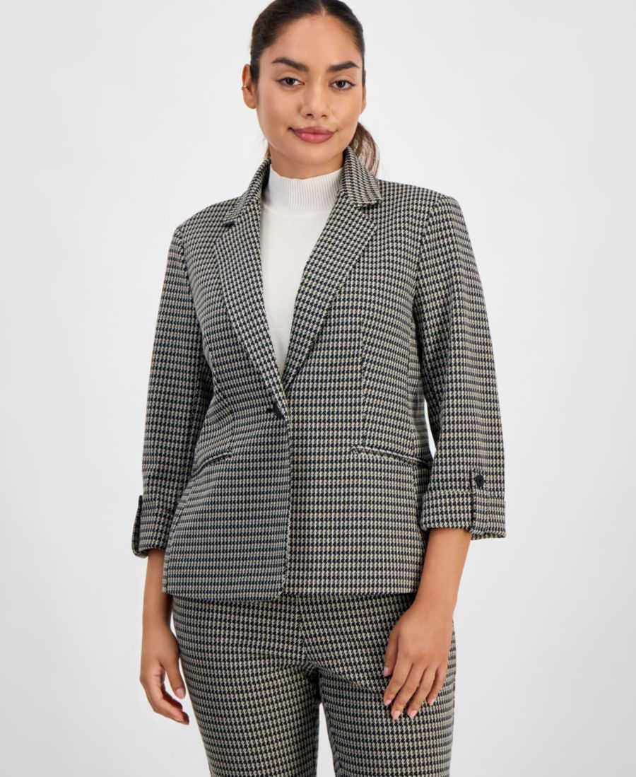 Женская клетчатая куртка с воротником-стойкой и рукавами 3/4 AK Anne Klein, Small Blue Houndstooth
Женская клетчатая куртка с воротником-стойкой и рукавами 3/4 AK Anne Klein, Small Blue Houndstooth