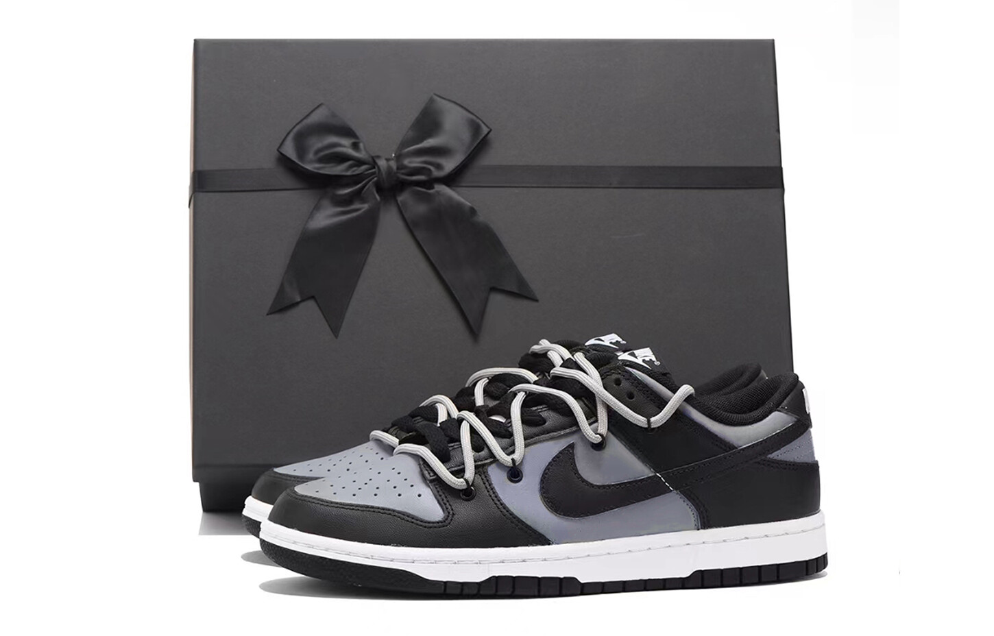 Кроссовки для скейтбординга Dunk мужские низкие черный серый Nike
Кроссовки для скейтбординга Dunk мужские низкие черный серый Nike