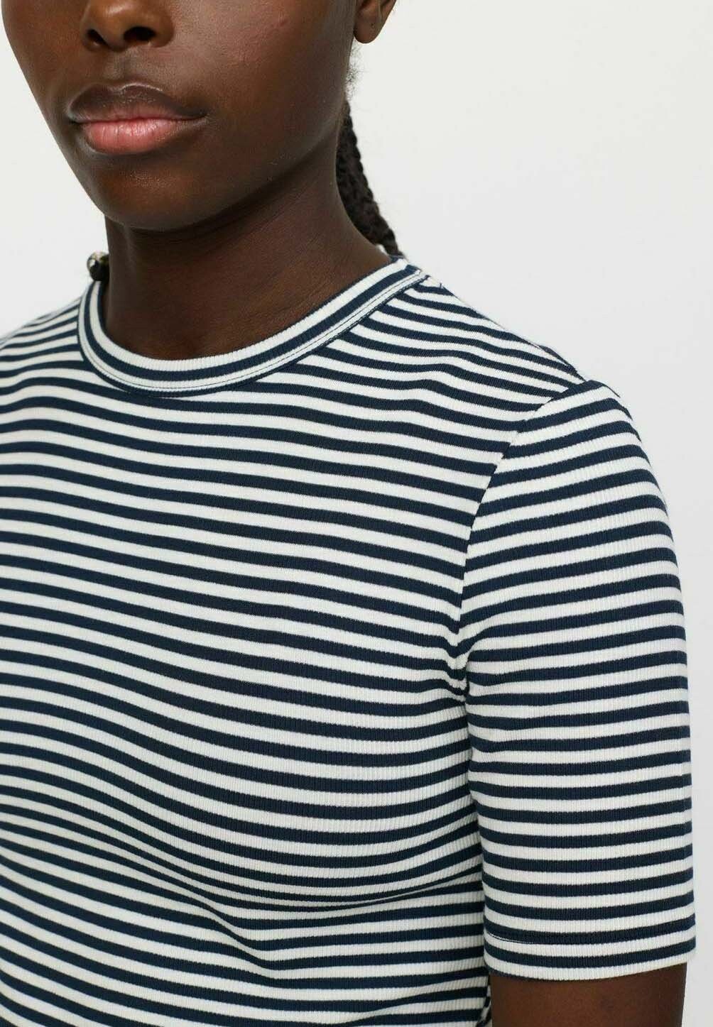 Футболка с принтом SRFENJA Soft Rebels, темно-синий
Футболка с принтом SRFENJA Soft Rebels, темно-синий