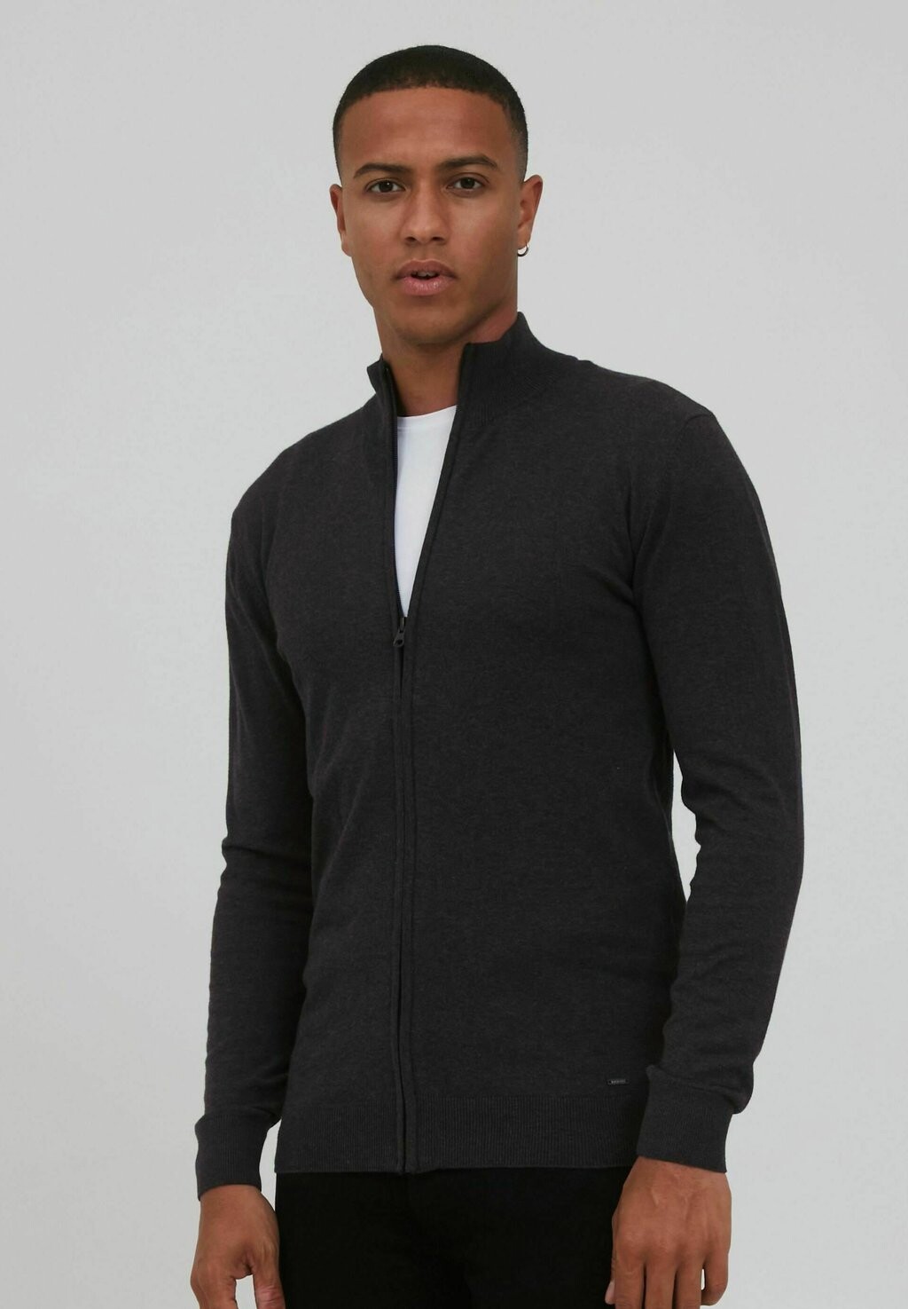 Кардиган Idbadi Indicode, цвет charcoal mix
Кардиган Idbadi Indicode, цвет charcoal mix