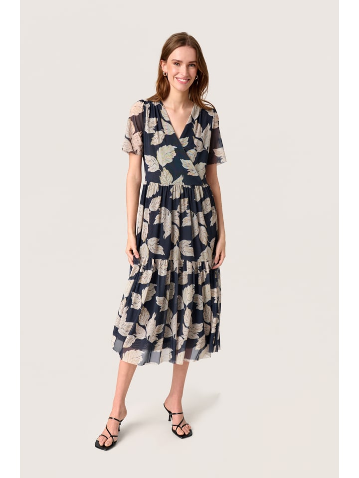 Платье из джерси SLAldora Feminine с принтом листьев в темно-синих тонах Soaked in Luxury
Платье из джерси SLAldora Feminine с принтом листьев в темно-синих тонах Soaked in Luxury