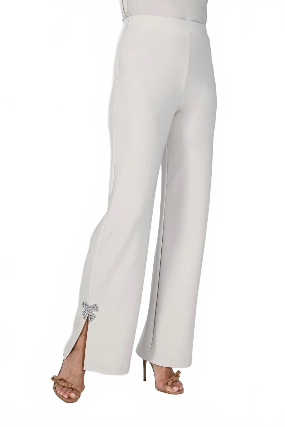 Трикотажные брюки с пайетками и боковым бантом миндального цвета Frank Lyman, Almond
Трикотажные брюки с пайетками и боковым бантом миндального цвета Frank Lyman, Almond