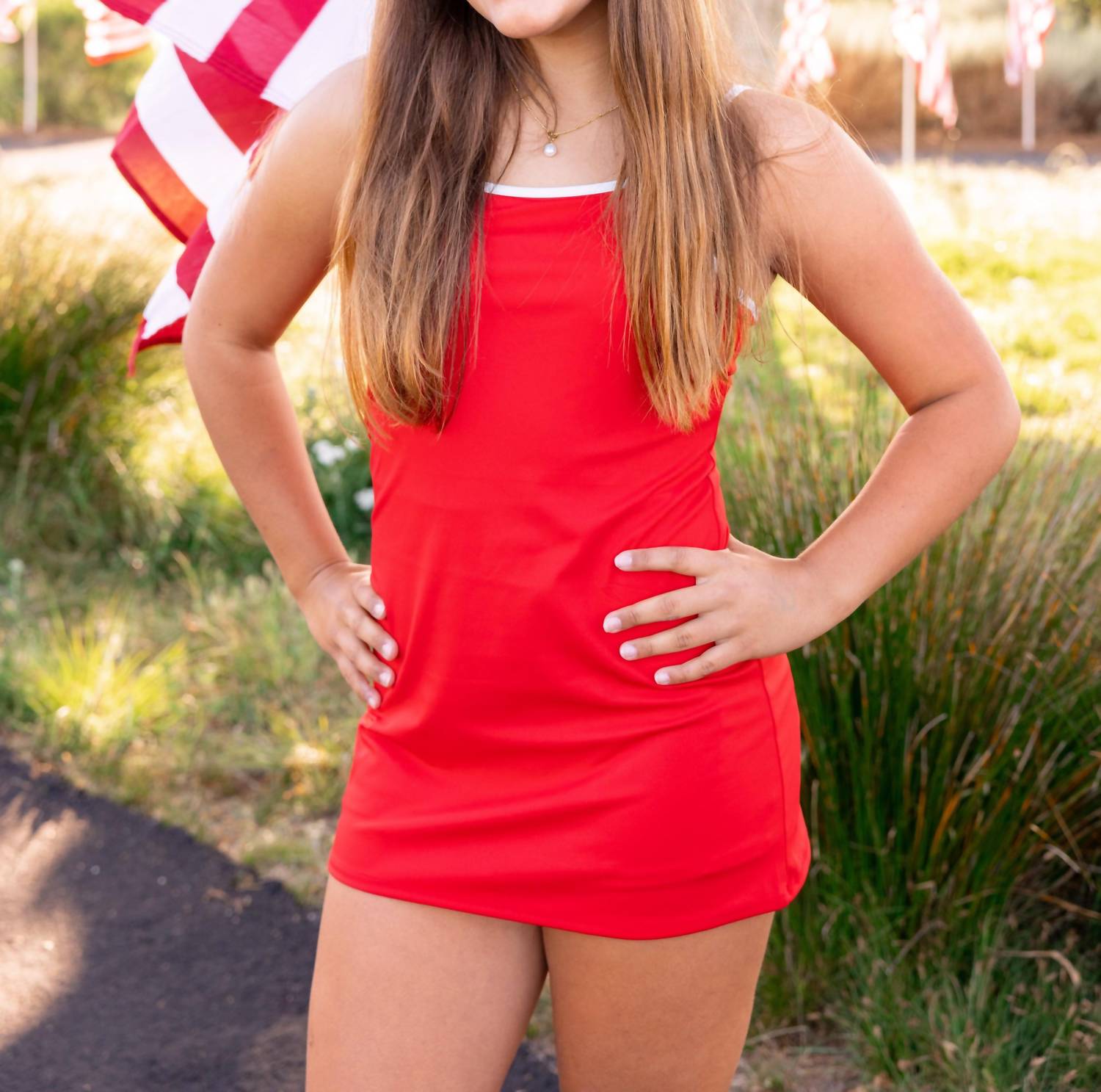 Двухслойный комбинезон-платье в красном цвете Sadie & Sage
Двухслойный комбинезон-платье в красном цвете Sadie & Sage