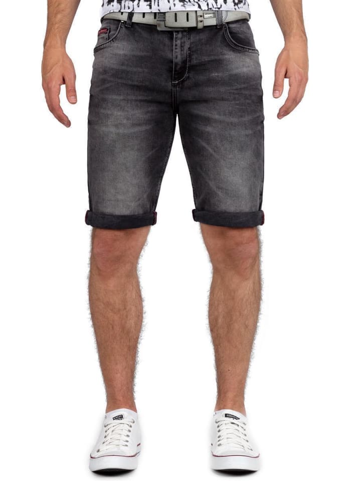 Шорты темно-серого цвета Cipo & Baxx
Шорты темно-серого цвета Cipo & Baxx