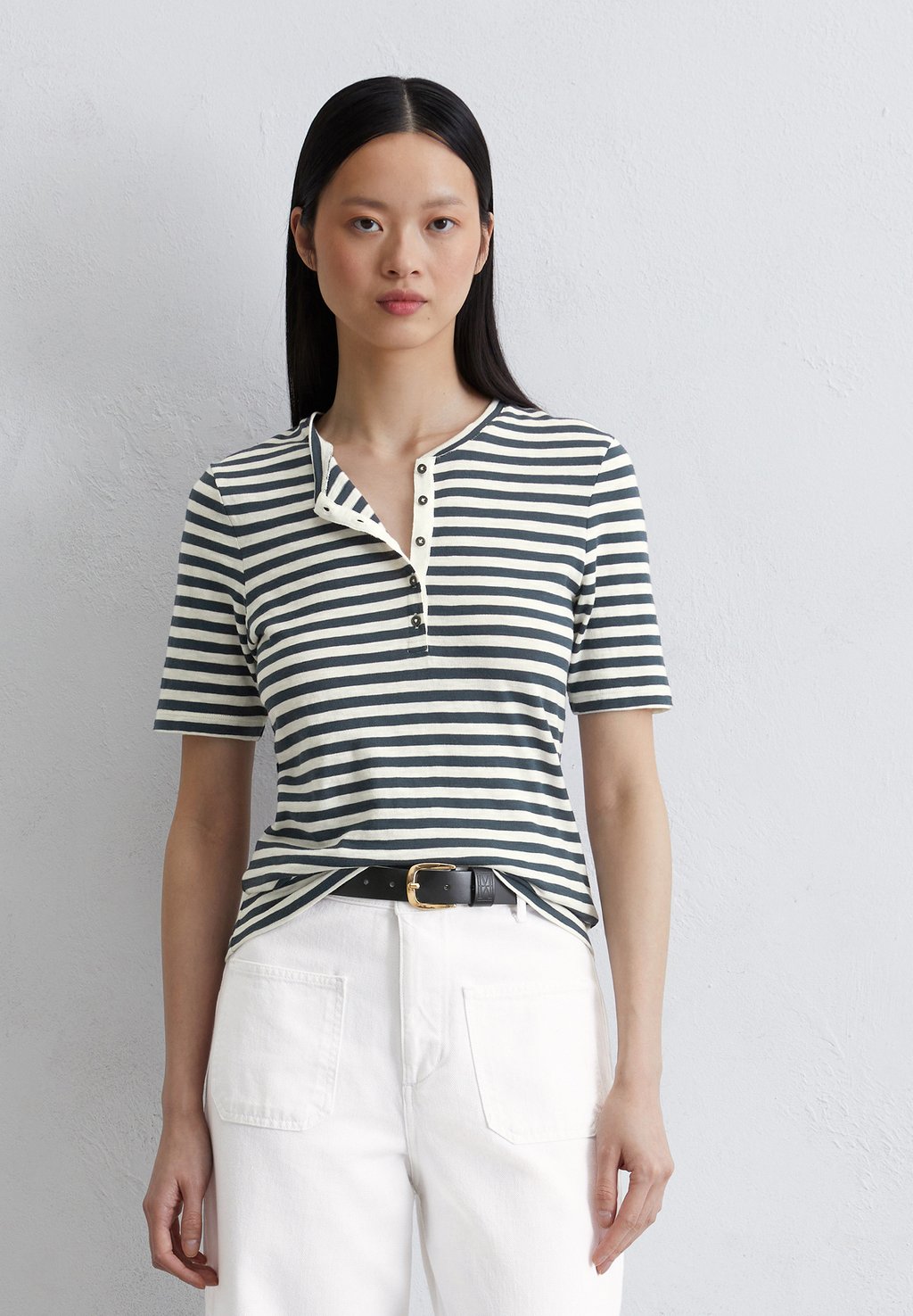 Футболка с принтом HENLEY AUS SOFTEM RINGEL Marc O'Polo, темно-синий 
Футболка с принтом HENLEY AUS SOFTEM RINGEL Marc O'Polo, темно-синий