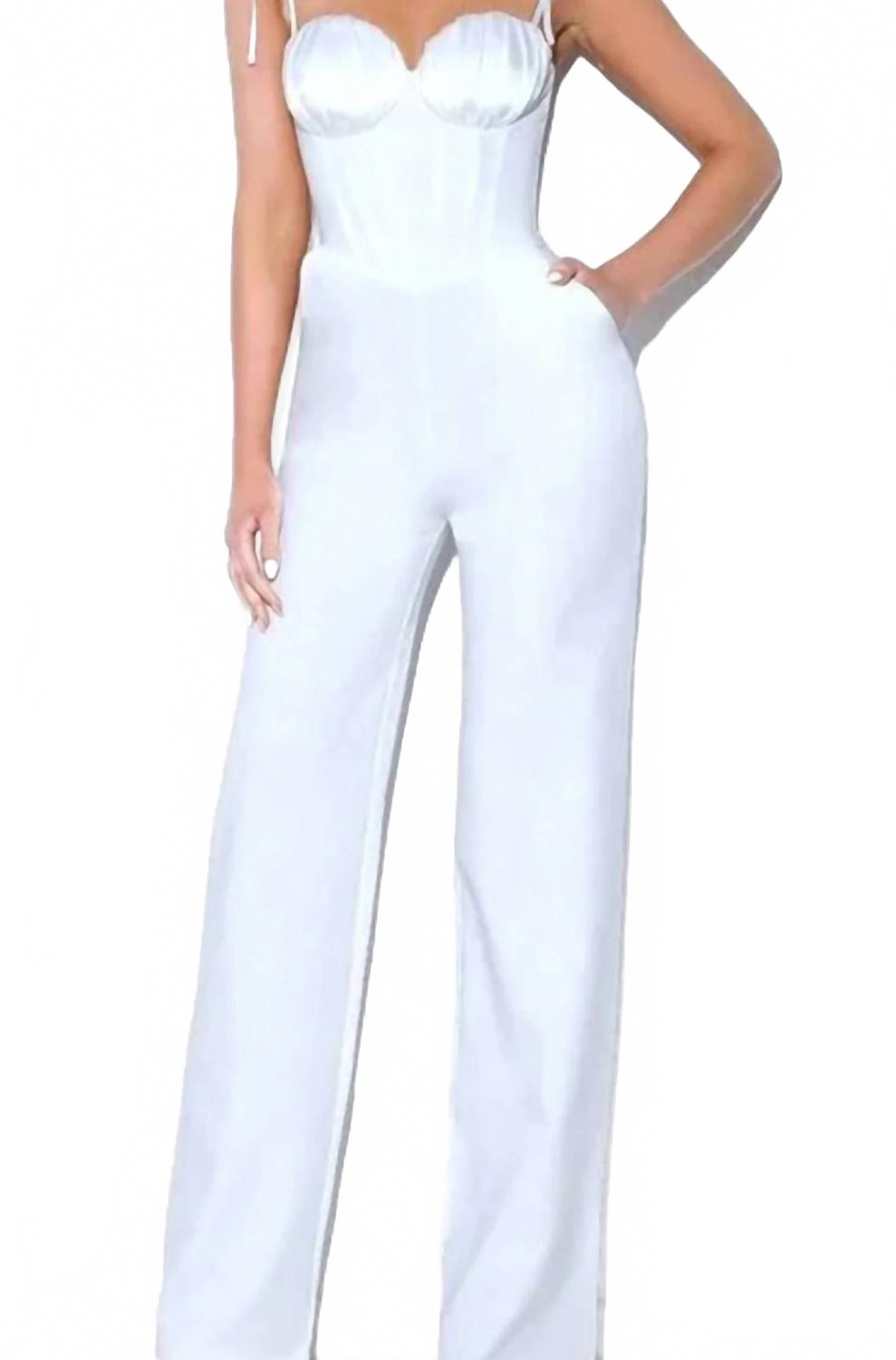 Сарарина Белый комбинезон Miss Circle
Сарарина Белый комбинезон Miss Circle