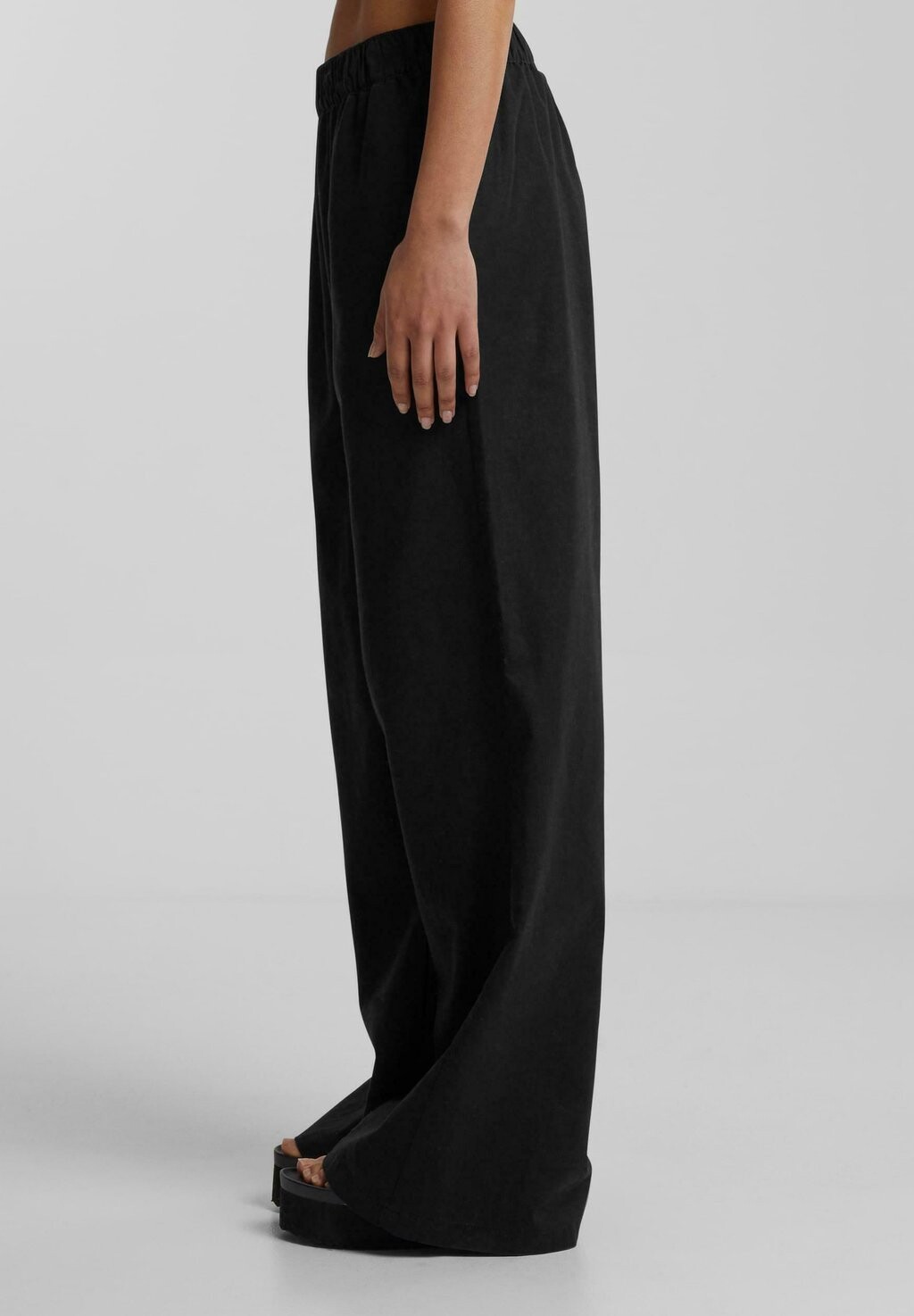 Брюки Mixed Wide Urban Classics, черные 
Брюки Mixed Wide Urban Classics, черные