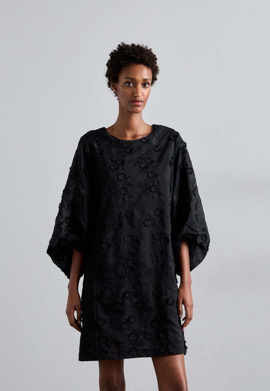 Платье MUNTHE PANSI, Black
Платье MUNTHE PANSI, Black