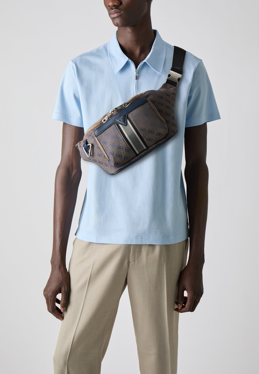 Поясная сумка MILANO BUMBAG L Guess, коричневый
Поясная сумка MILANO BUMBAG L Guess, коричневый