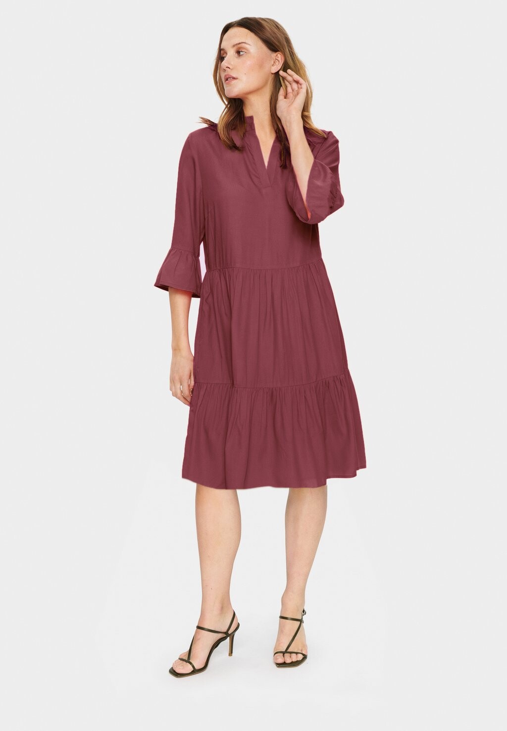 Повседневное платье EDASZ SOLID Saint Tropez, красный 
Повседневное платье EDASZ SOLID Saint Tropez, красный