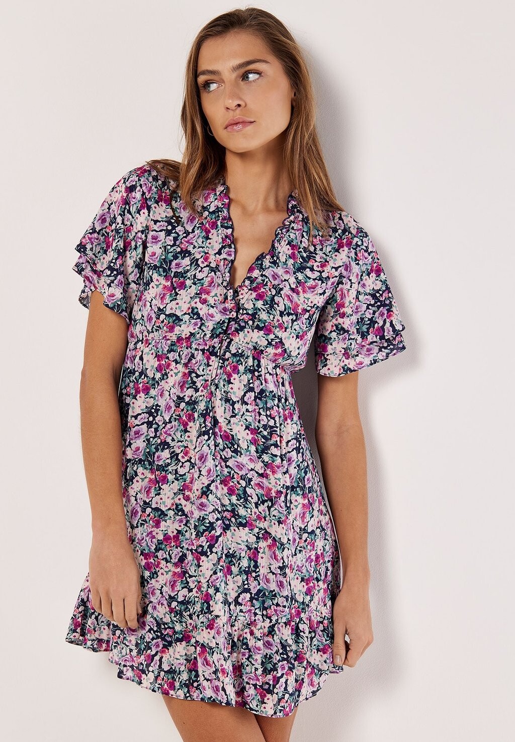 Дневное платье PAINTERLY FLORAL Apricot, темно-синий 
Дневное платье PAINTERLY FLORAL Apricot, темно-синий