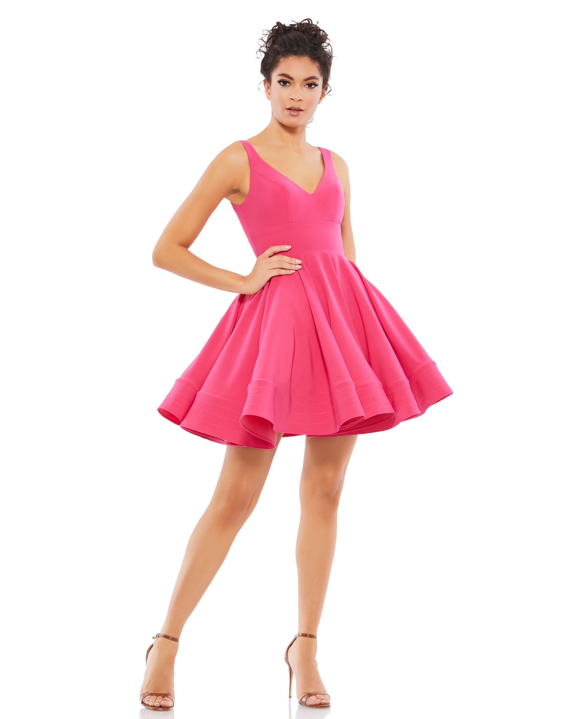 Платье-мини с V-образным вырезом и расклешенной юбкой Mac Duggal, фуксия
Платье-мини с V-образным вырезом и расклешенной юбкой Mac Duggal, фуксия