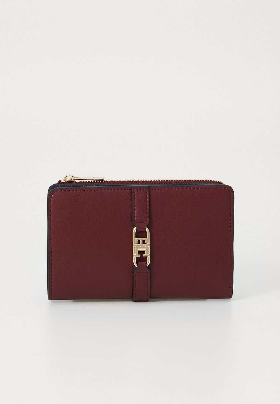 Кошелек Tommy Hilfiger LIBRE BIFOLD, Deep Rouge/Bordeaux
Кошелек Tommy Hilfiger LIBRE BIFOLD, Deep Rouge/Bordeaux