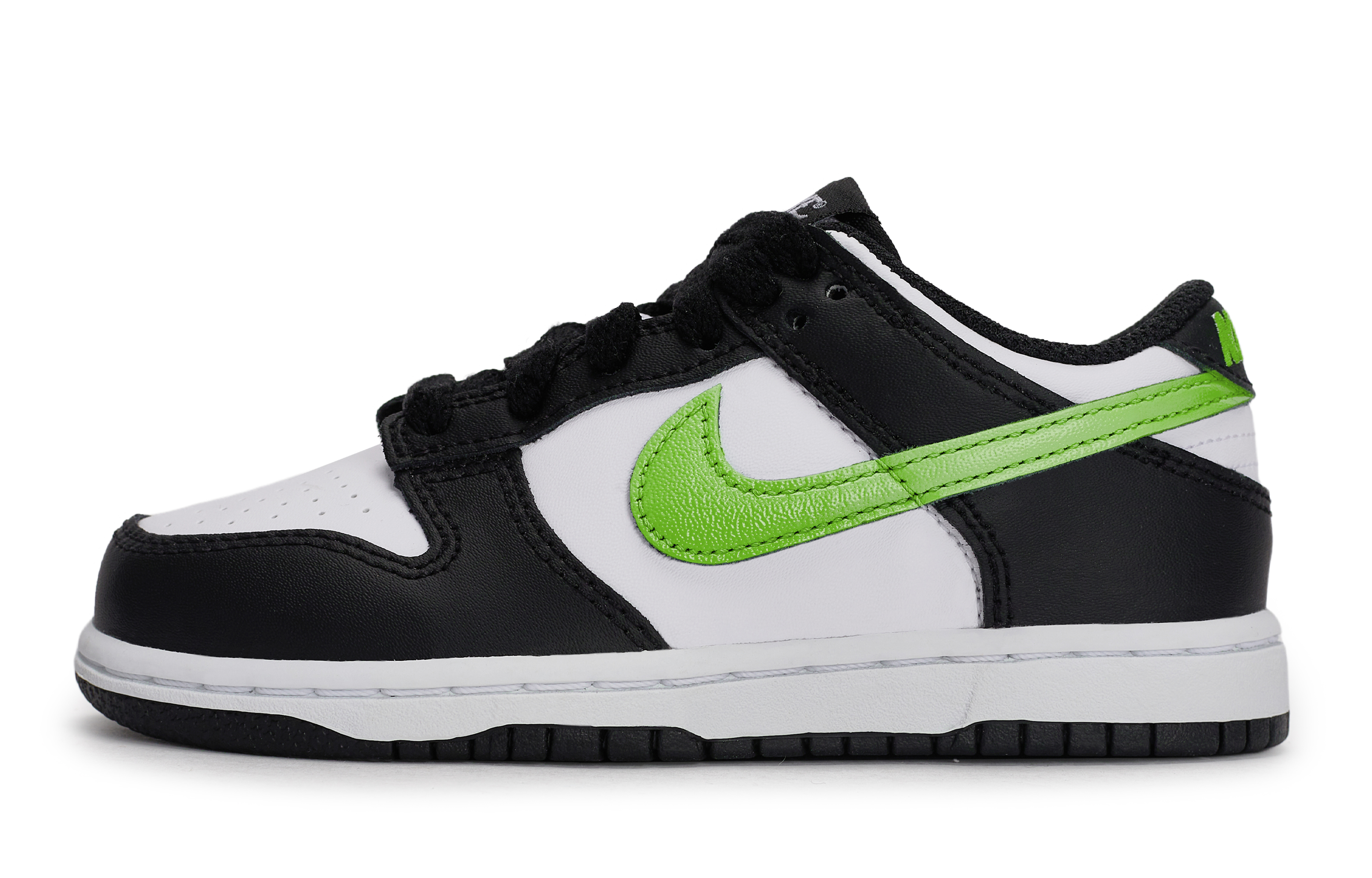 Nike Детские кроссовки для скейтбординга Dunk "Бело-черные" с противоскользящим покрытием и износостойкостью
Nike Детские кроссовки для скейтбординга Dunk "Бело-черные" с противоскользящим покрытием и износостойкостью