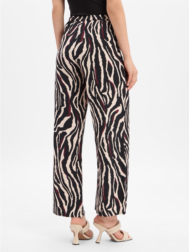 Брюки черного и бежевого цветов comma
Брюки черного и бежевого цветов comma