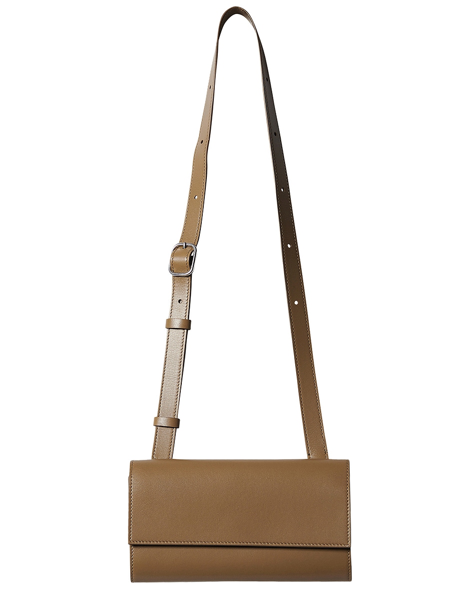 Сумка с клапаном на поясе The Row, Incense ANS
Сумка с клапаном на поясе The Row, Incense ANS