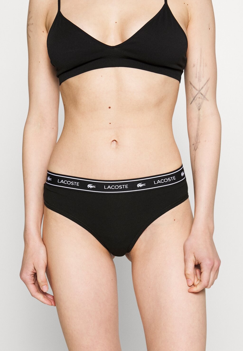 Стринги Lacoste, черный
Стринги Lacoste, черный