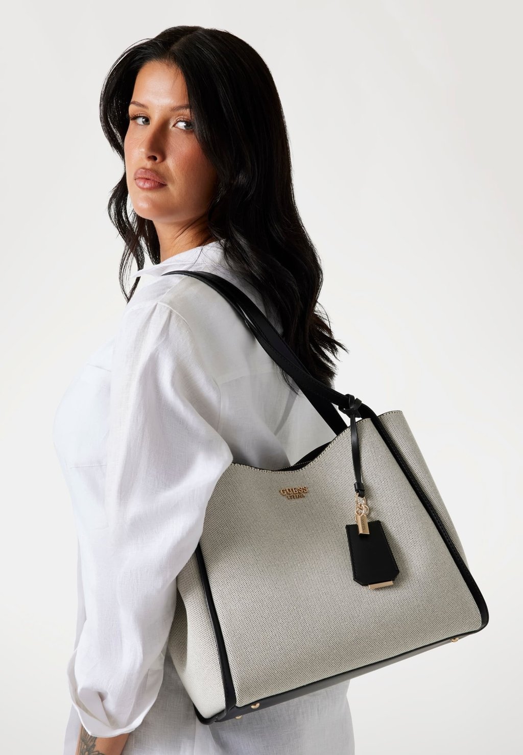 Сумка Guess, черный
Сумка Guess, черный