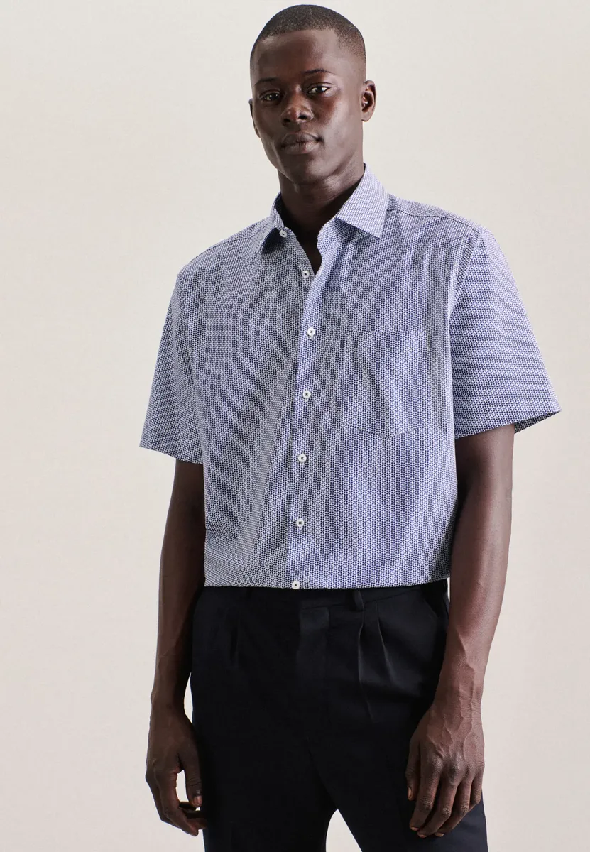 Деловая рубашка seidensticker "Regular", стандартный воротник с короткими рукавами и принтом Kent, синий
Деловая рубашка seidensticker "Regular", стандартный воротник с короткими рукавами и принтом Kent, синий